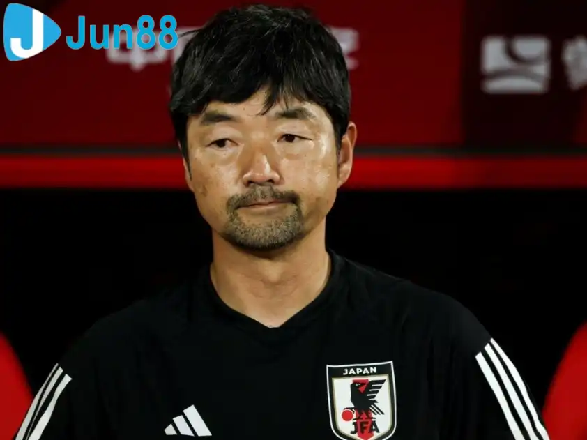 HLV Nozomi Hiroyama đang rất tích cực cùng các học trò chuẩn bị cho VCK U17 World Cup 2025 (Ảnh: AFC) HLV Nozomi Hiroyama đang rất tích cực cùng các học trò chuẩn bị cho VCK U17 World Cup 2025 (Ảnh: AFC)