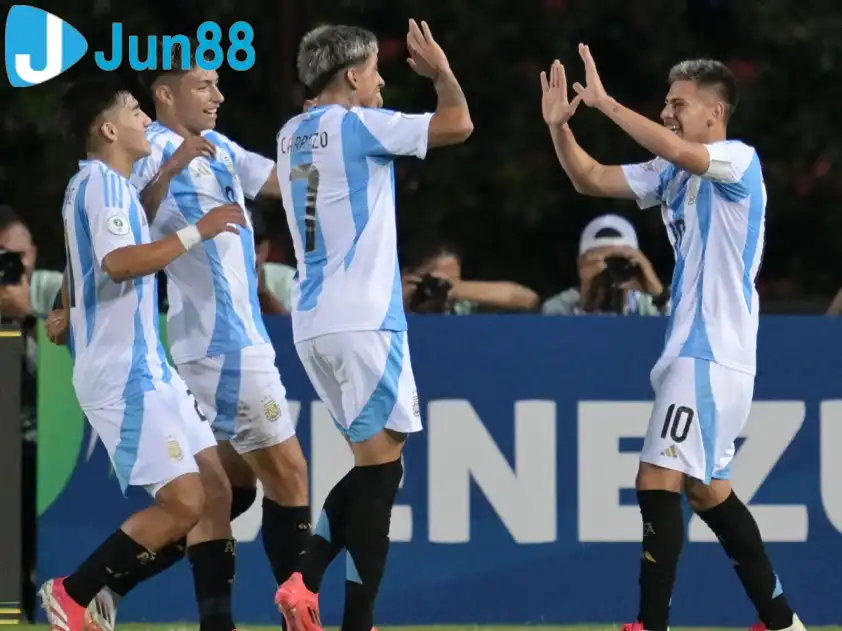 Đẳng cấp của đôi bên không có nhiều sự chênh lệch (Ảnh: ESPN) Đẳng cấp của đôi bên không có nhiều sự chênh lệch (Ảnh: ESPN)